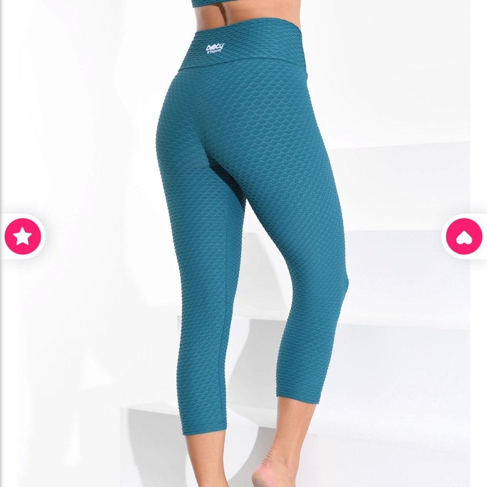 booty by brabants cropped crocos